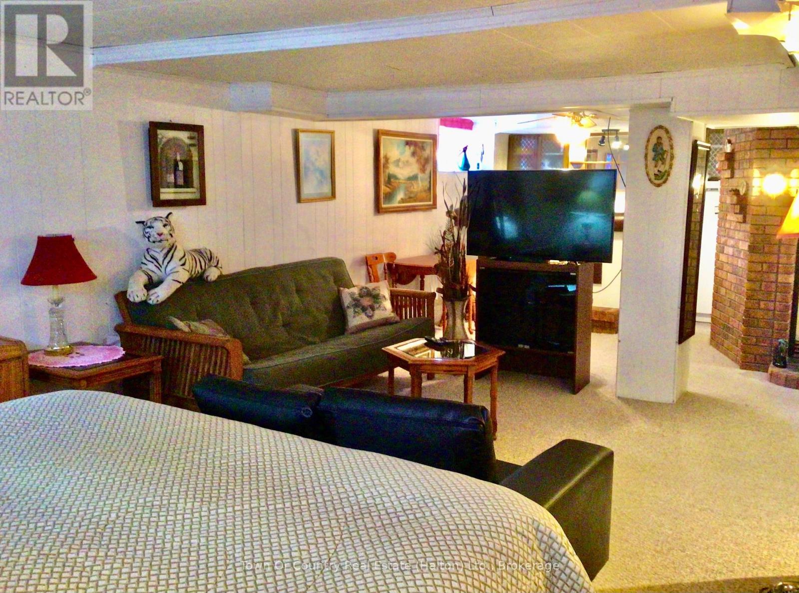540 10th Avenue, Hanover, Ontario  N4N 2P4 - Photo 38 - X12996022