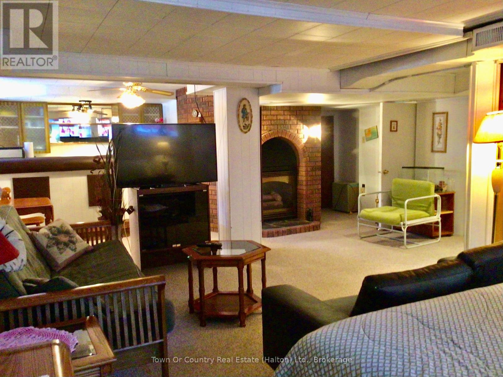 540 10th Avenue, Hanover, Ontario  N4N 2P4 - Photo 39 - X12996022