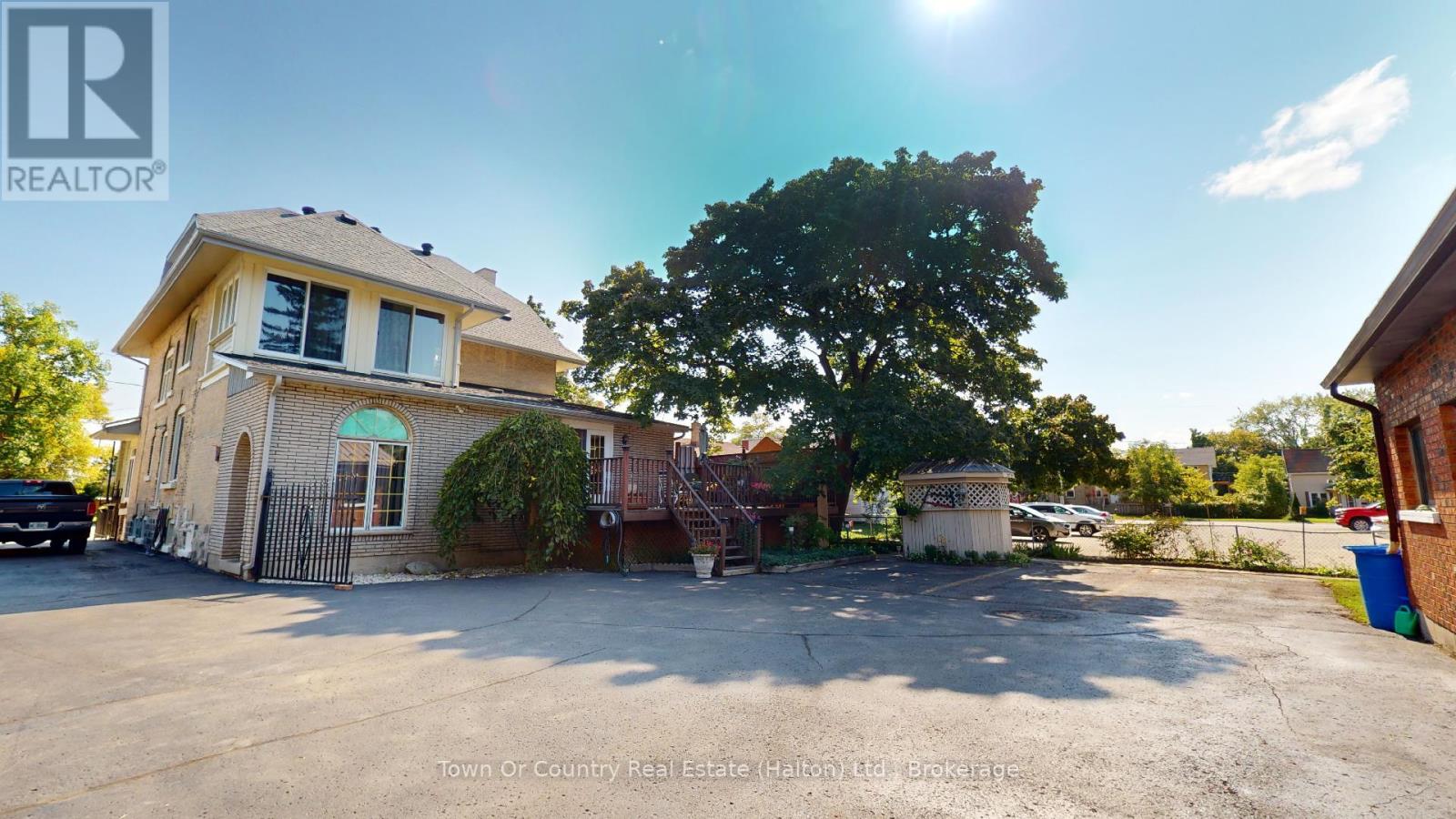 540 10th Avenue, Hanover, Ontario  N4N 2P4 - Photo 5 - X12996022