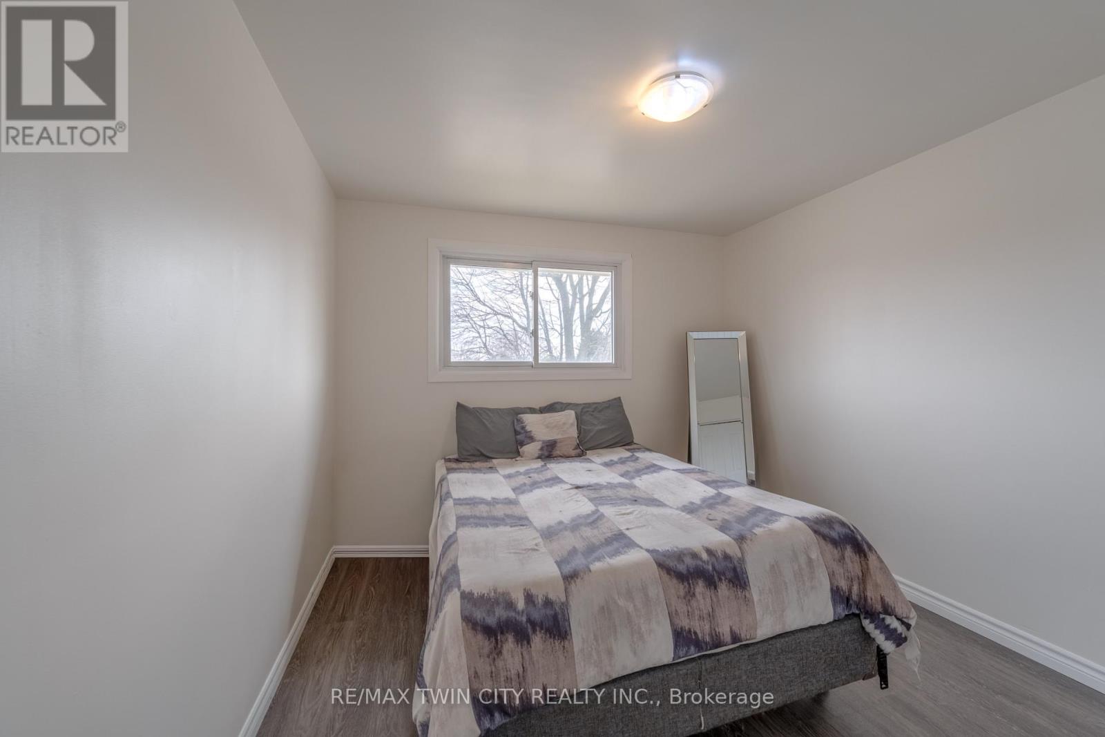 B - 32 Morley Avenue, Brantford, Ontario  N3S 7A9 - Photo 17 - X12995812