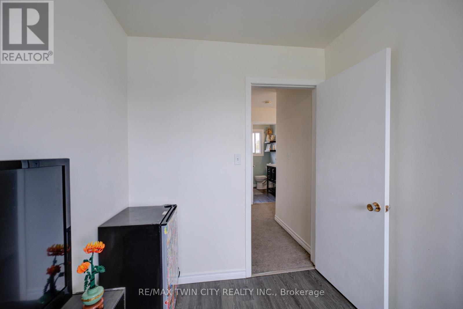 B - 32 Morley Avenue, Brantford, Ontario  N3S 7A9 - Photo 20 - X12995812