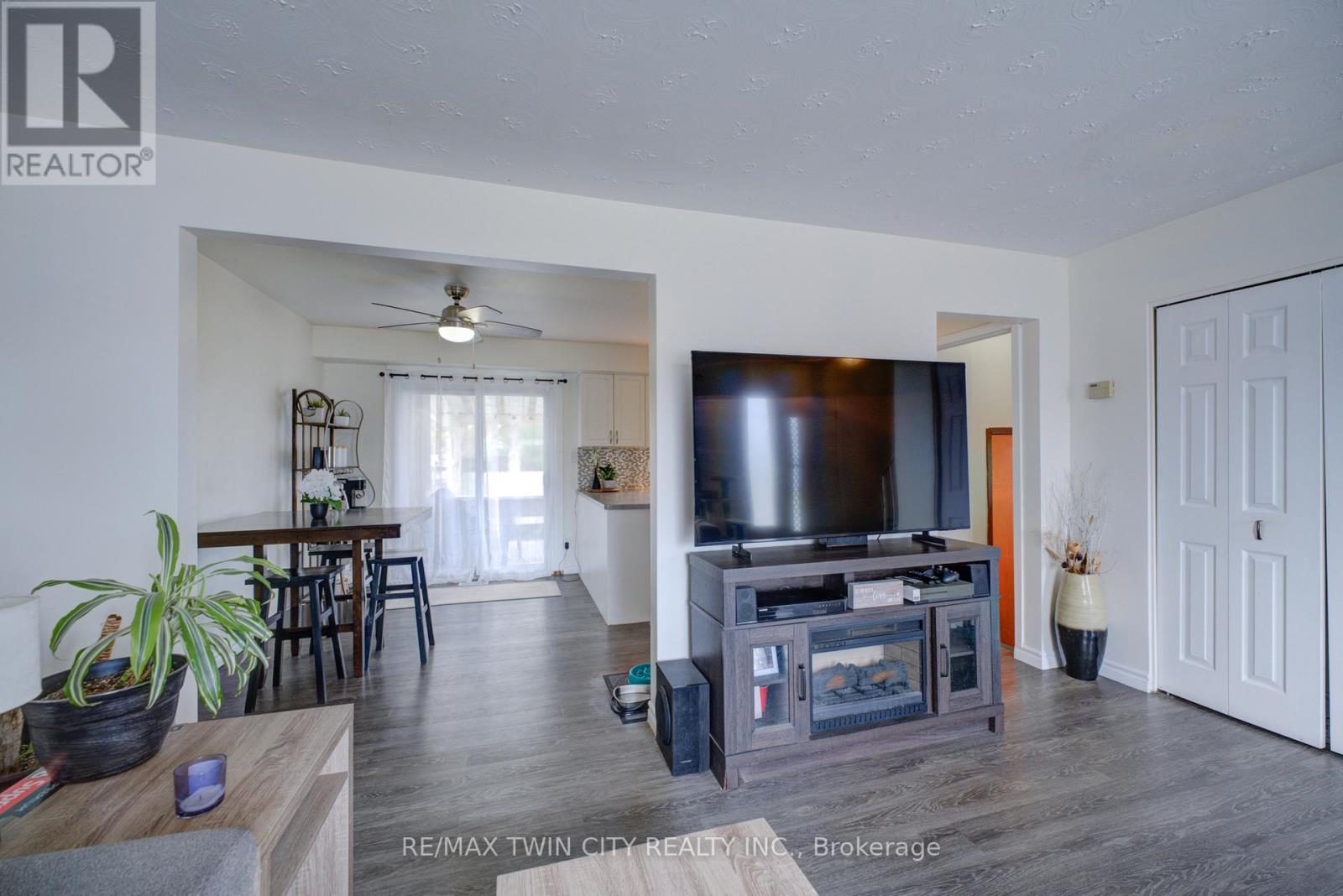 B - 32 Morley Avenue, Brantford, Ontario  N3S 7A9 - Photo 6 - X12995812