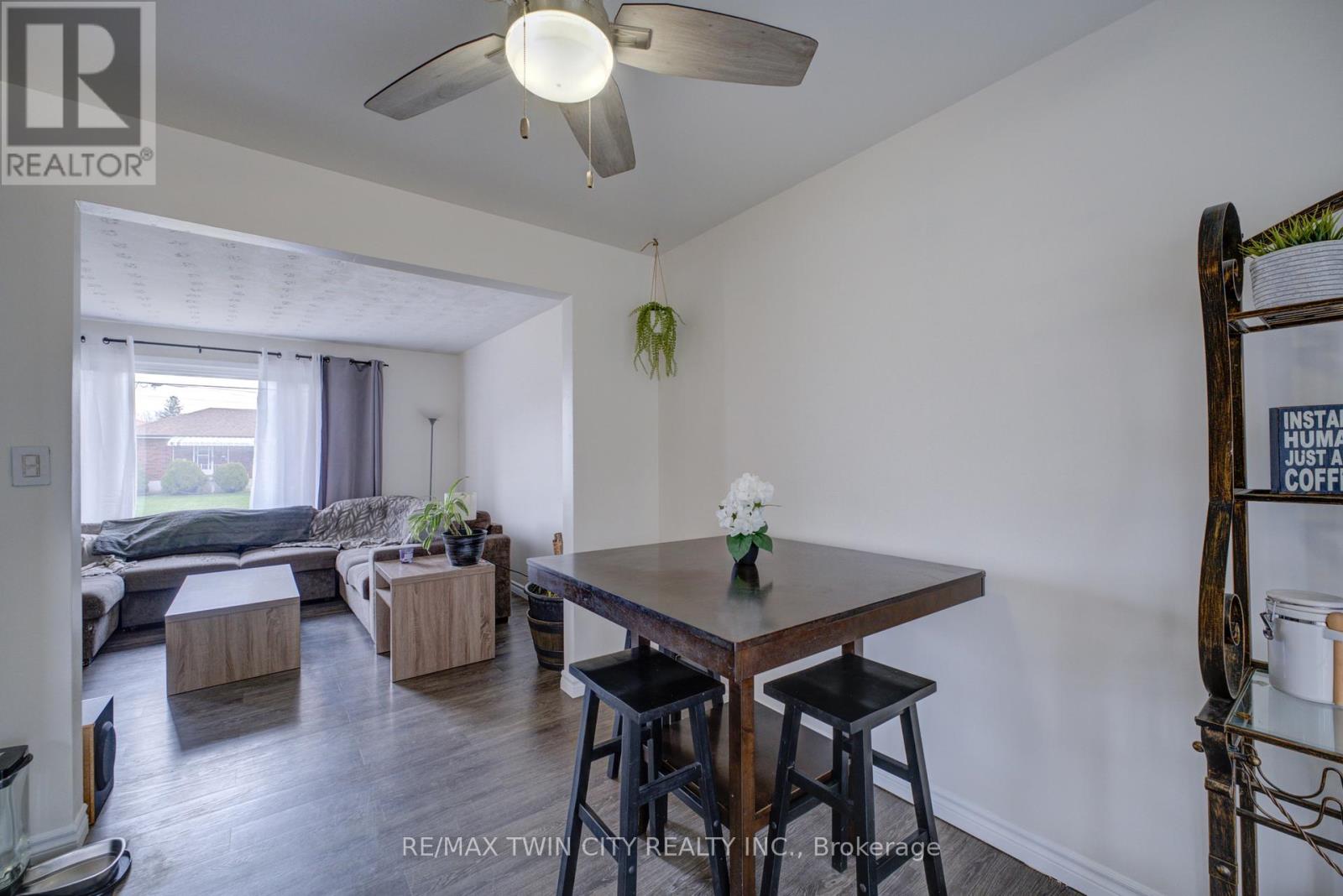 B - 32 Morley Avenue, Brantford, Ontario  N3S 7A9 - Photo 7 - X12995812