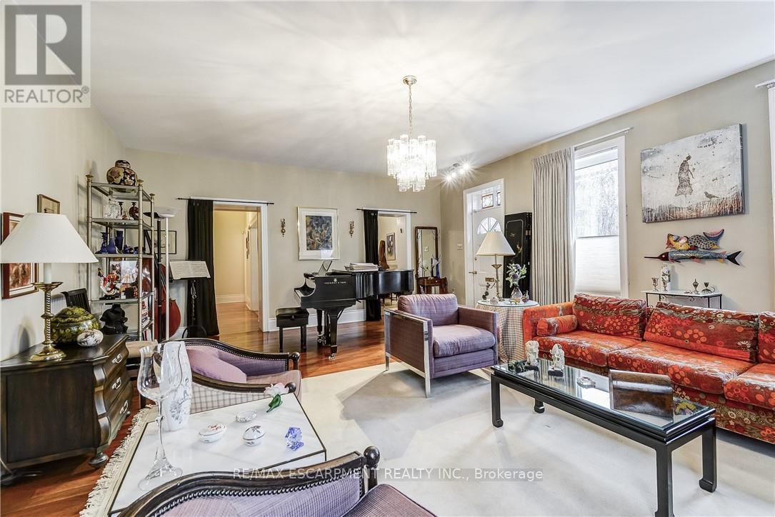 315 Aberdeen Street, Hamilton, Ontario  L8P 2R6 - Photo 13 - X12995894