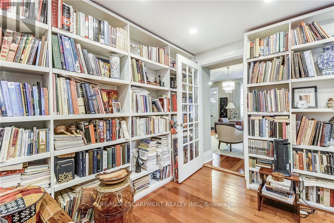 315 Aberdeen Street, Hamilton, Ontario  L8P 2R6 - Photo 16 - X12995894