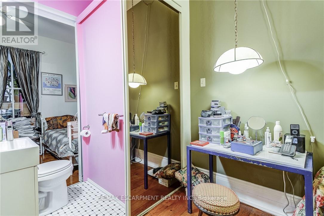 315 Aberdeen Street, Hamilton, Ontario  L8P 2R6 - Photo 21 - X12995894