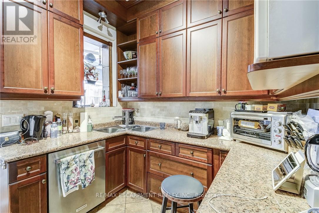 315 Aberdeen Street, Hamilton, Ontario  L8P 2R6 - Photo 31 - X12995894