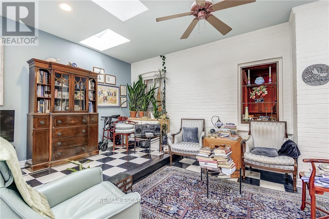 315 Aberdeen Street, Hamilton, Ontario  L8P 2R6 - Photo 37 - X12995894