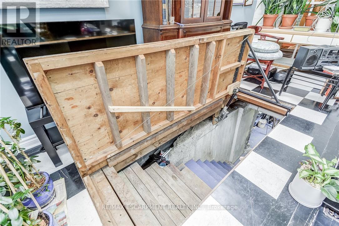 315 Aberdeen Street, Hamilton, Ontario  L8P 2R6 - Photo 40 - X12995894