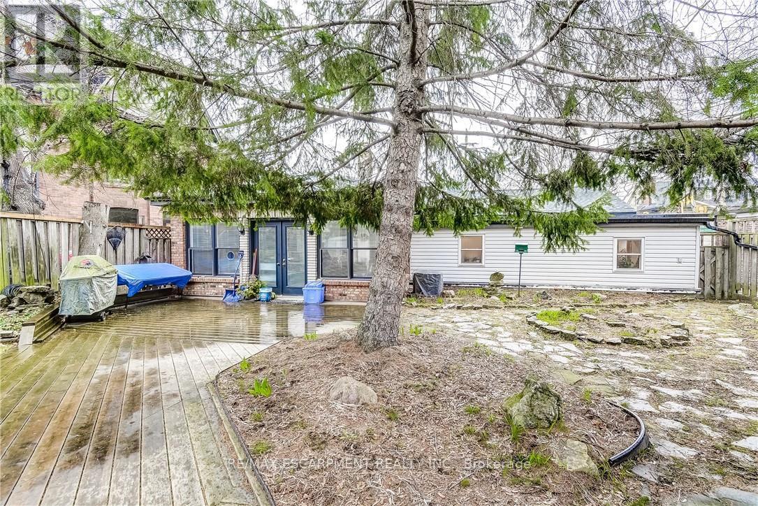 315 Aberdeen Street, Hamilton, Ontario  L8P 2R6 - Photo 44 - X12995894