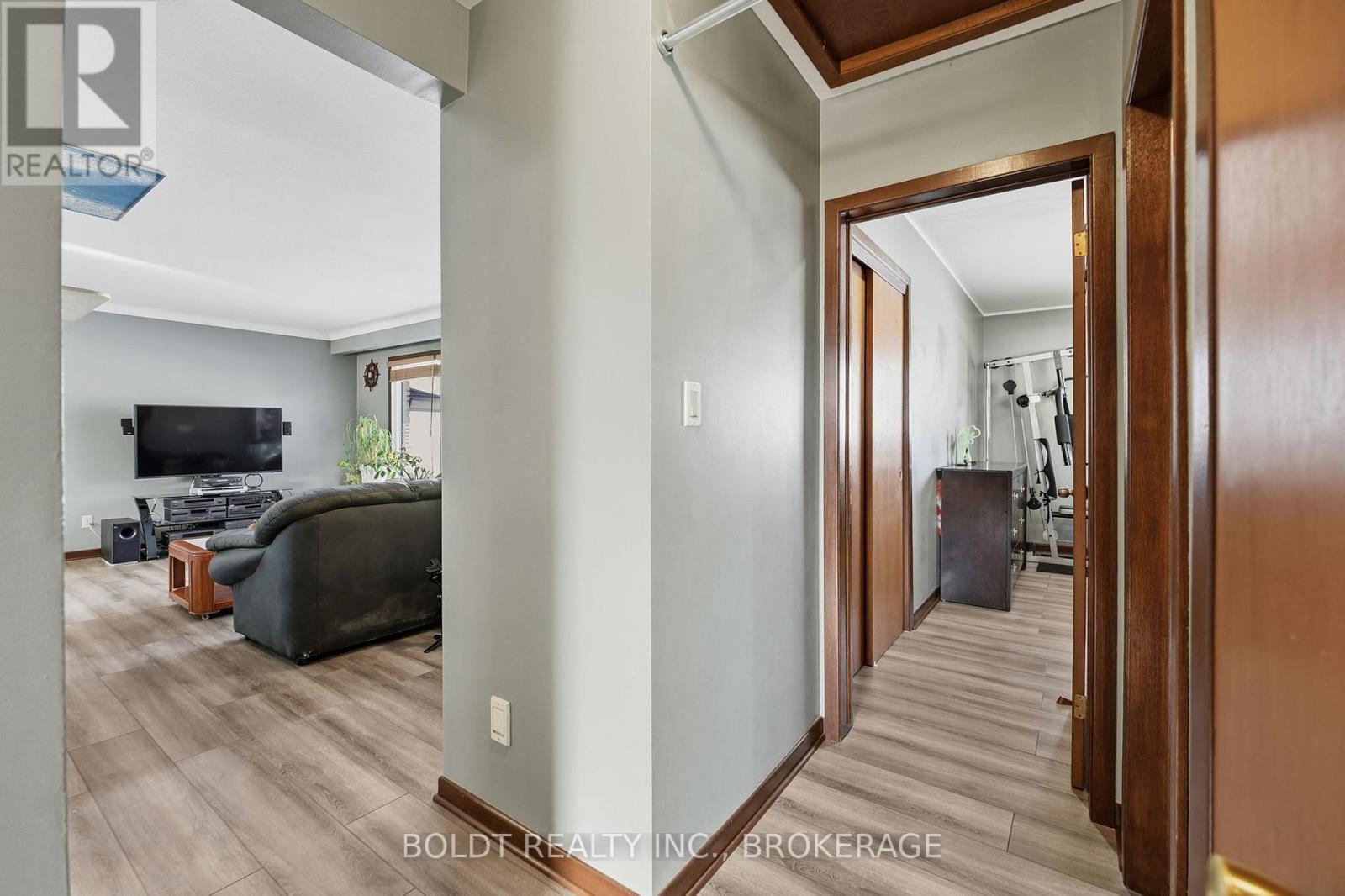 32 Old Oxford Drive, St. Catharines, Ontario  L2M 2K1 - Photo 12 - X12995972