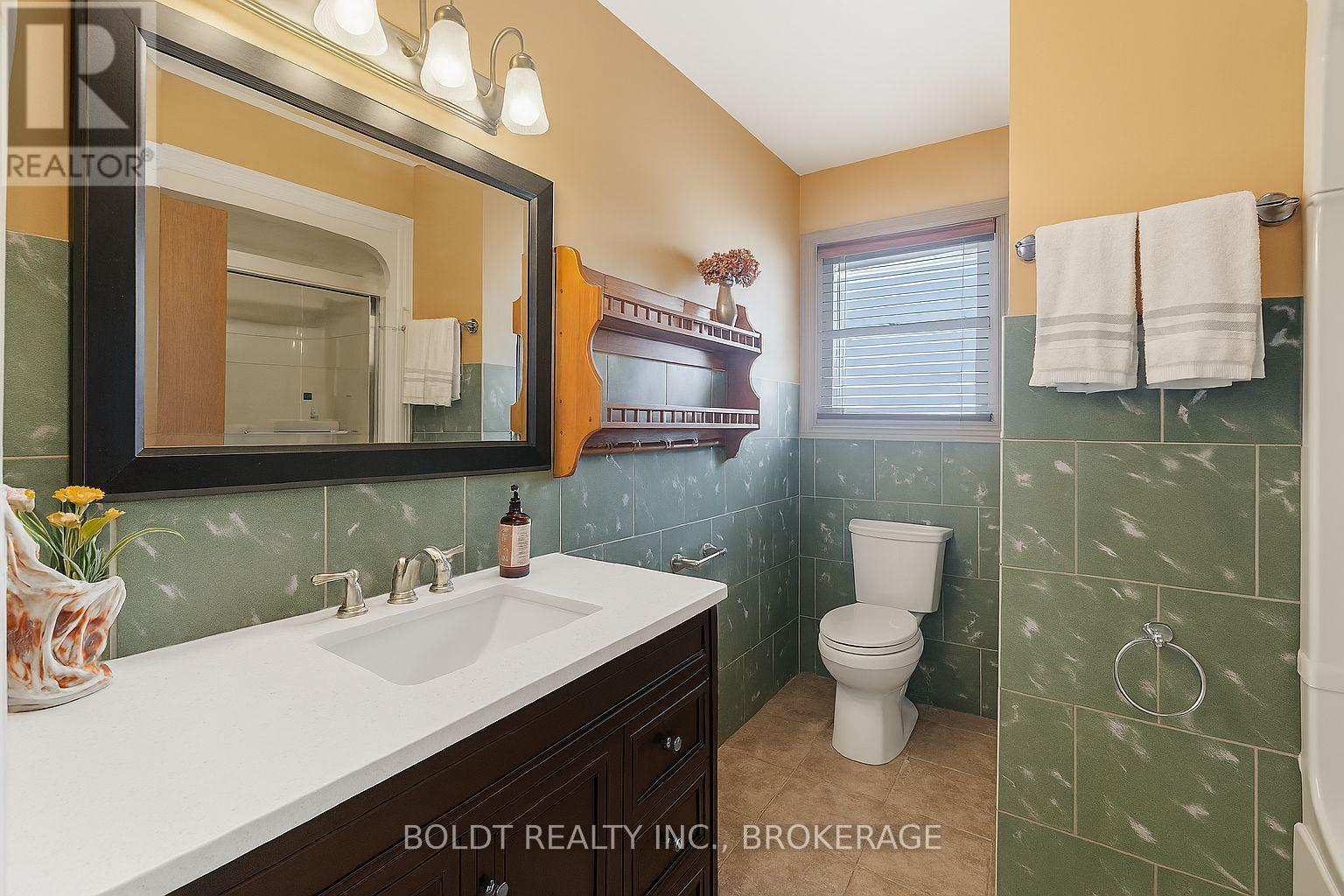 32 Old Oxford Drive, St. Catharines, Ontario  L2M 2K1 - Photo 18 - X12995972