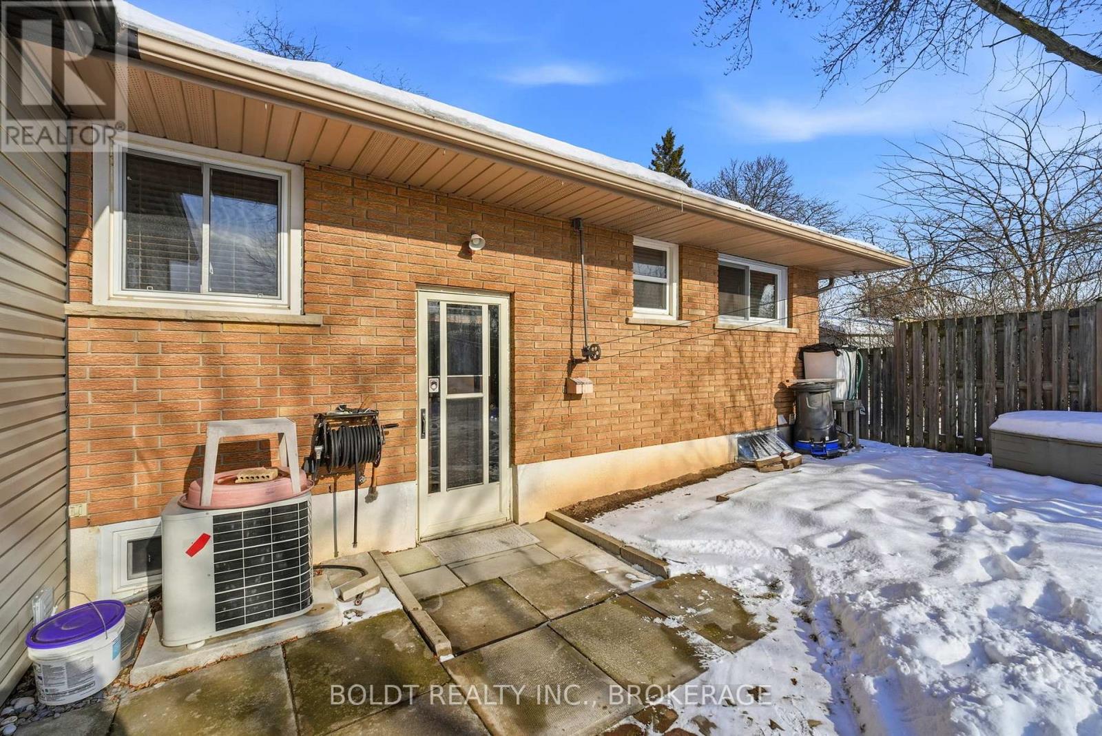 32 Old Oxford Drive, St. Catharines, Ontario  L2M 2K1 - Photo 30 - X12995972