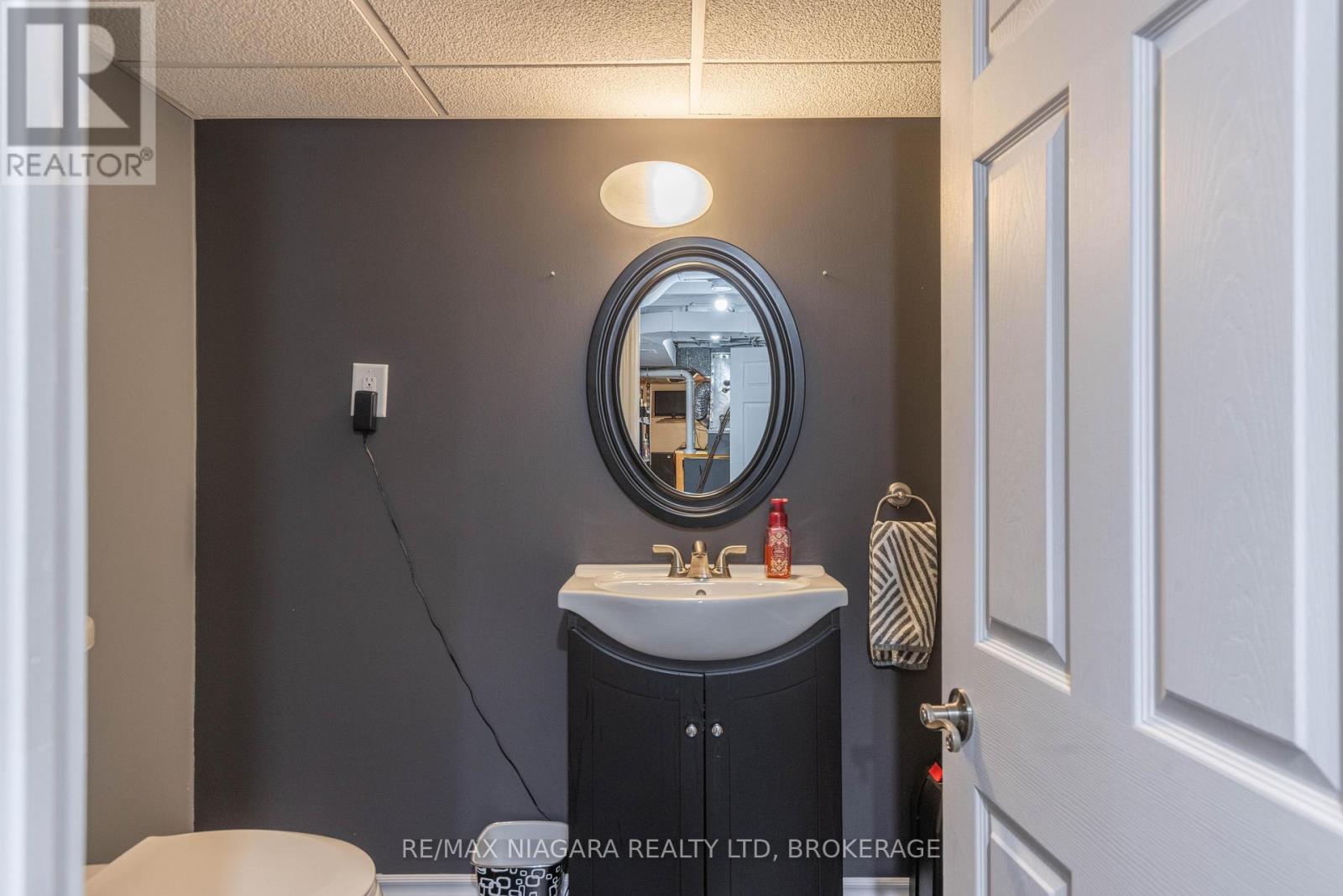 88 Garnet Street, St. Catharines, Ontario  L2M 5G4 - Photo 21 - X12996024