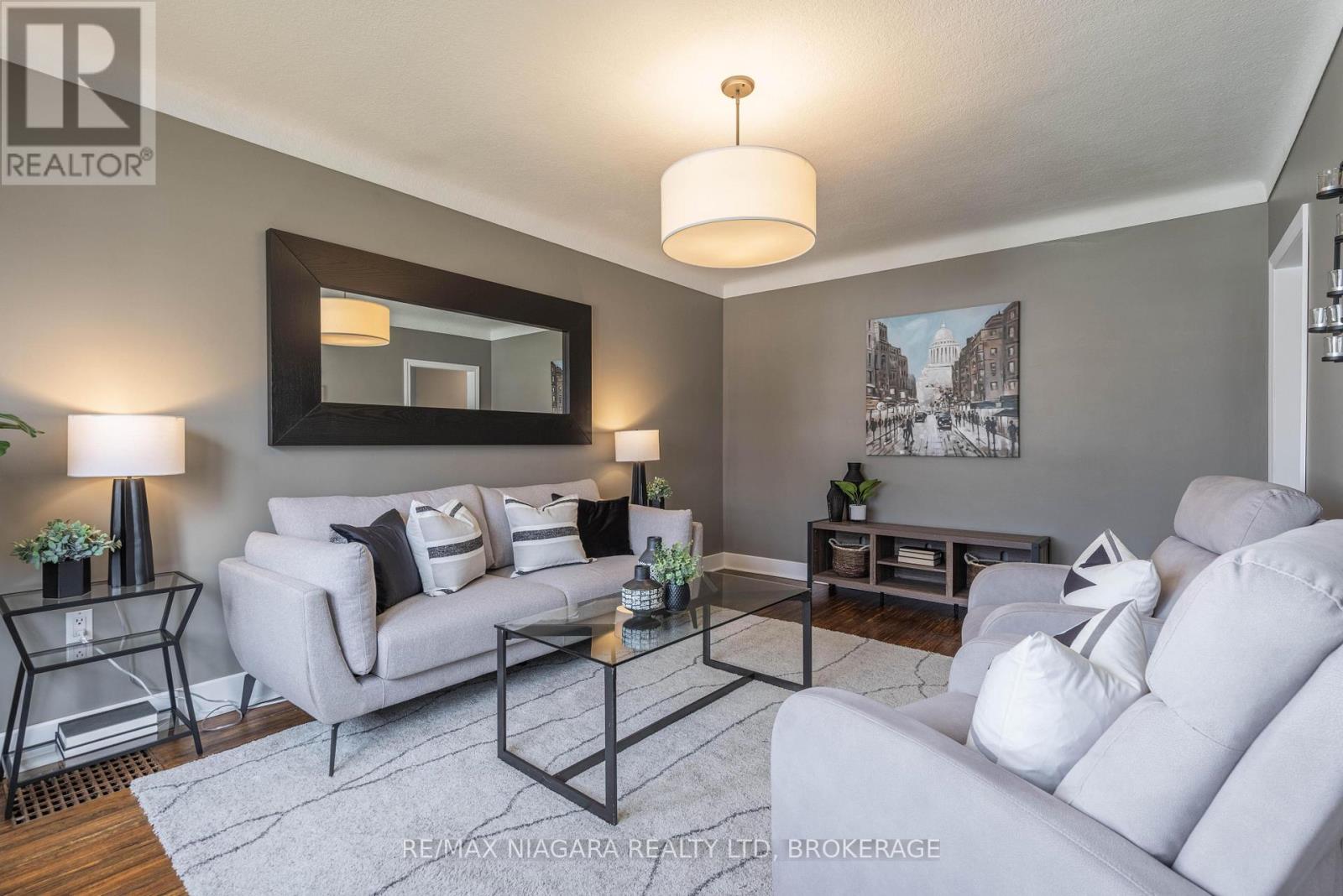 88 Garnet Street, St. Catharines, Ontario  L2M 5G4 - Photo 7 - X12996024