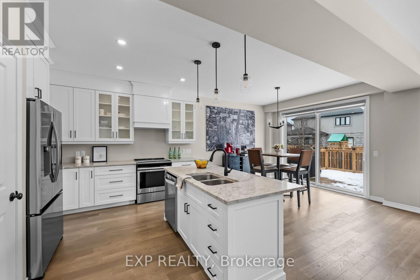 153 Susan Drive, Pelham, Ontario  L3E 0B2 - Photo 14 - X12996034