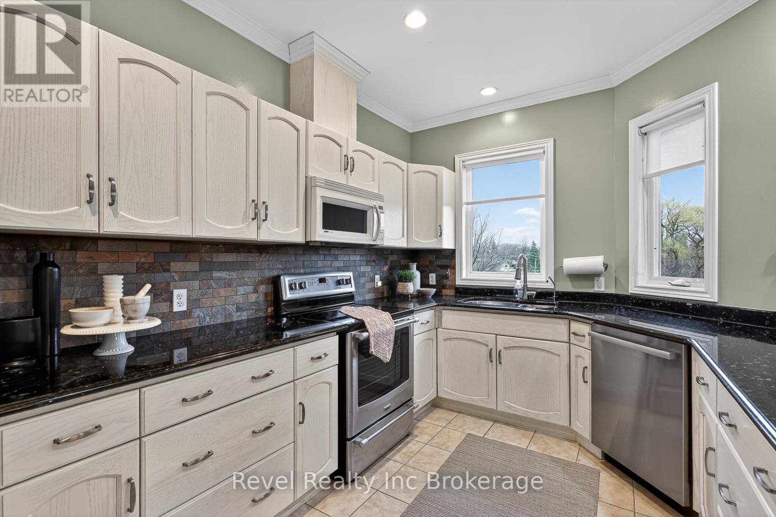 127 Ferguson Drive, Woodstock, Ontario  N4V 1H4 - Photo 14 - X12996202