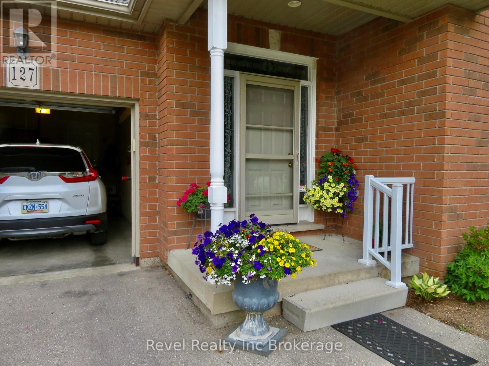 127 Ferguson Drive, Woodstock, Ontario  N4V 1H4 - Photo 7 - X12996202
