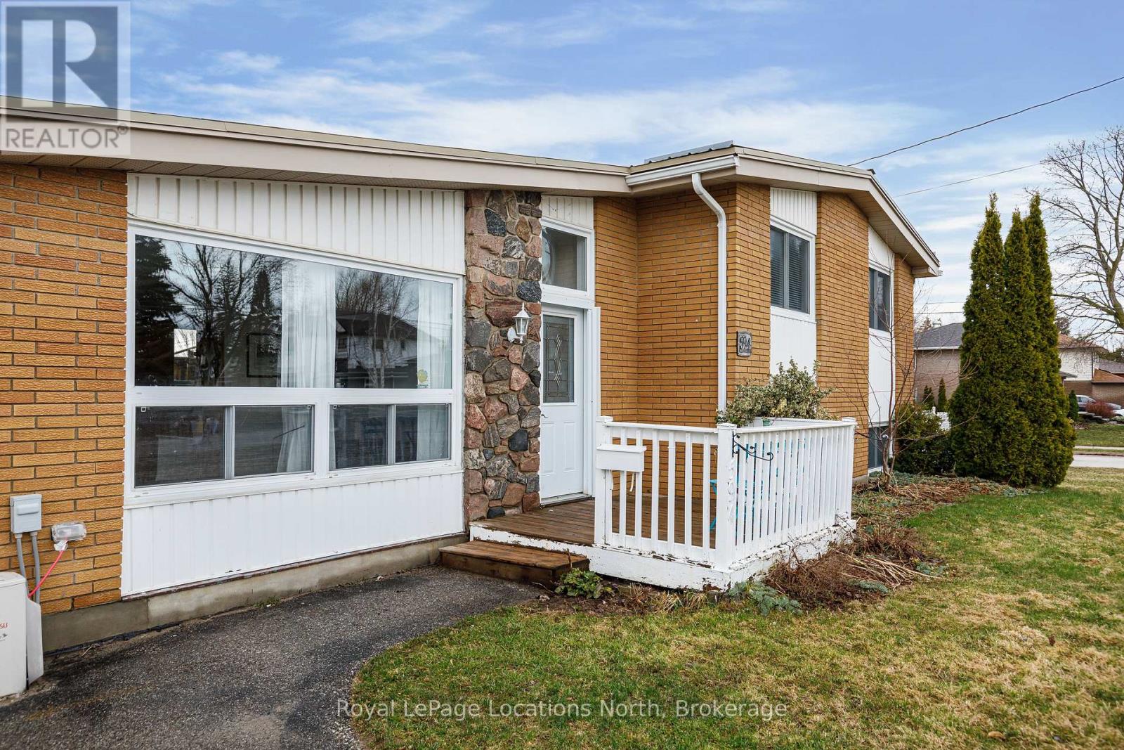 594 Oak Street, Collingwood, Ontario  L9Y 2Z1 - Photo 2 - S12996254