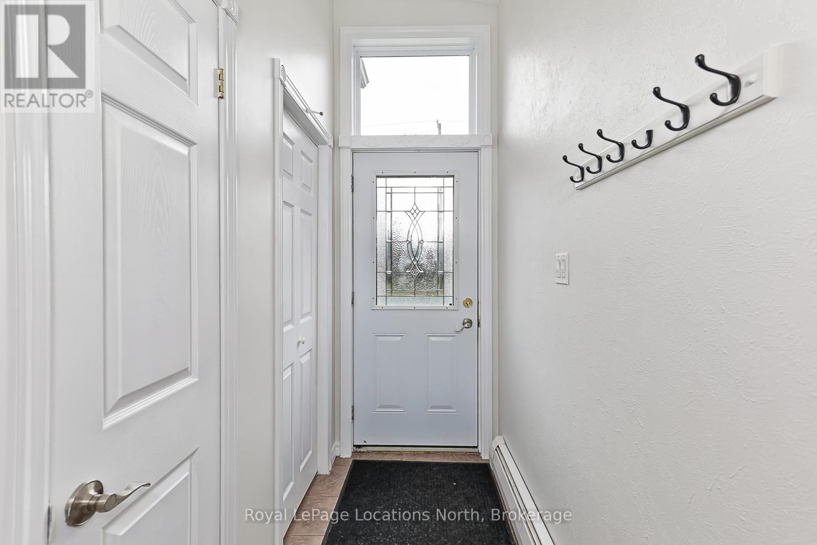 594 Oak Street, Collingwood, Ontario  L9Y 2Z1 - Photo 3 - S12996254