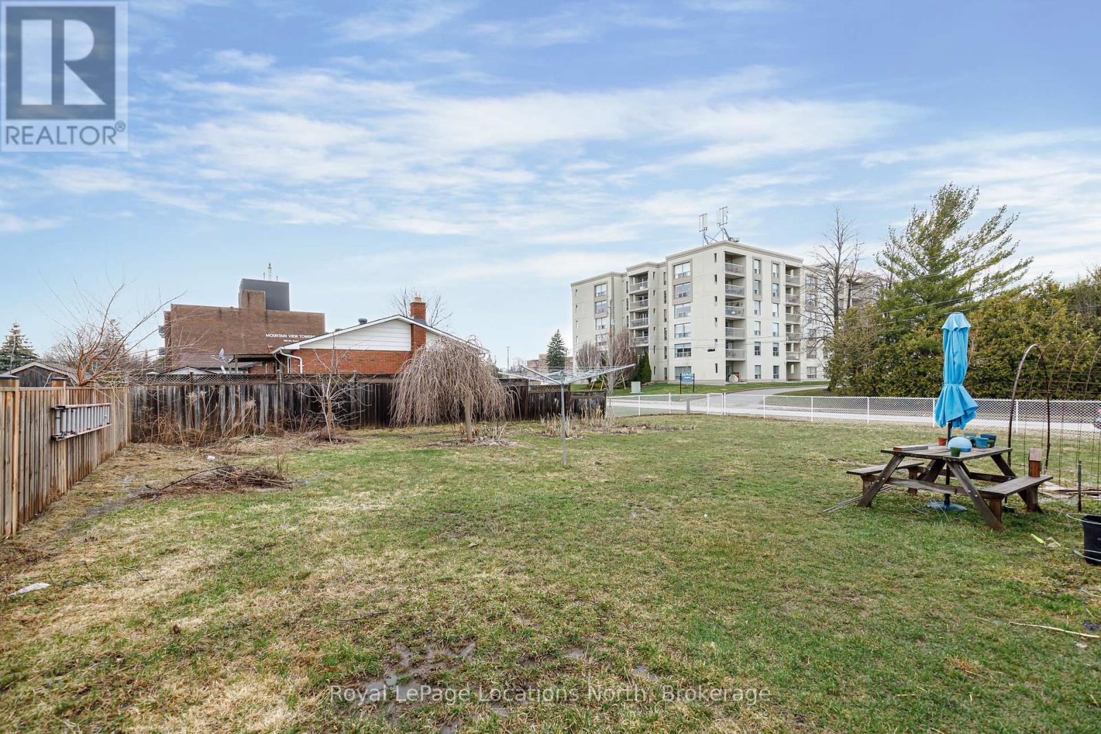 594 Oak Street, Collingwood, Ontario  L9Y 2Z1 - Photo 34 - S12996254