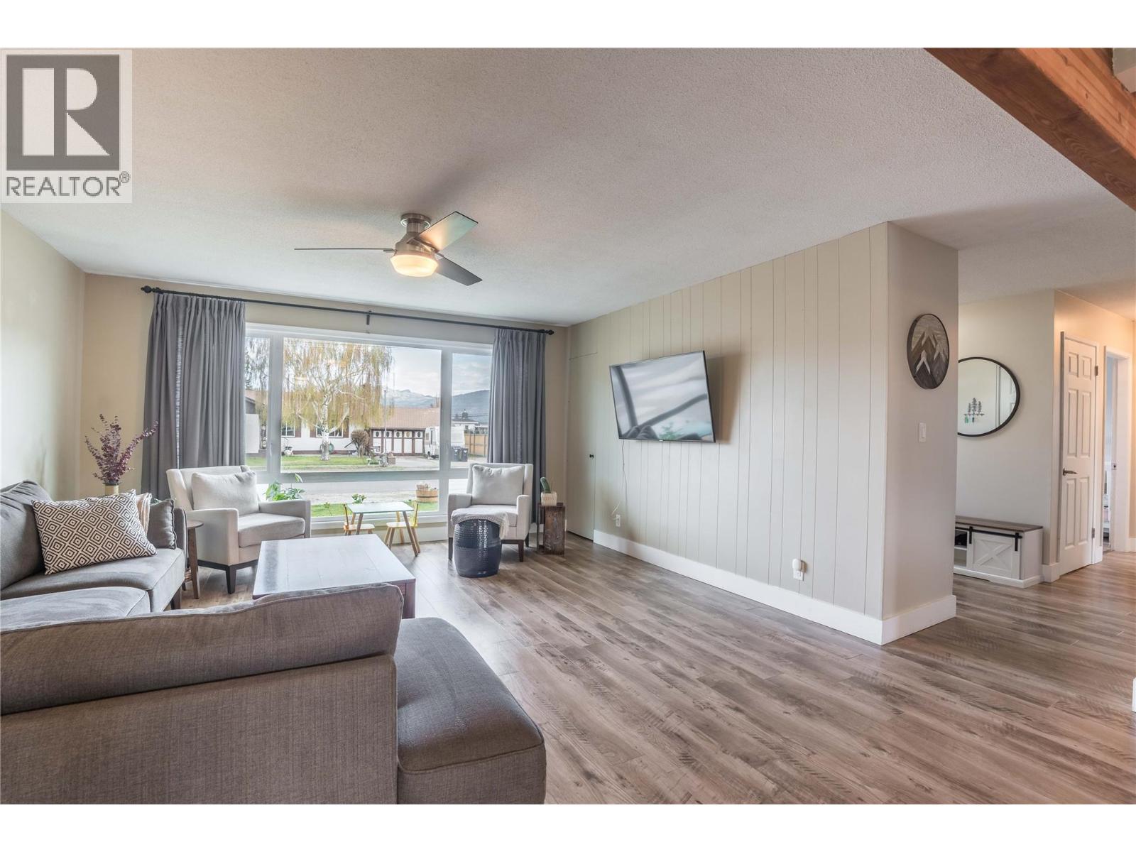 2513 Juniper Street, Summerland, British Columbia  V0H 1Z4 - Photo 5 - 10383120