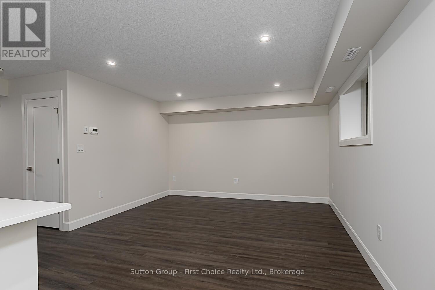 Unit 32 - 3202 Vivian Line, Stratford, Ontario  N5A 0K6 - Photo 11 - X12996040