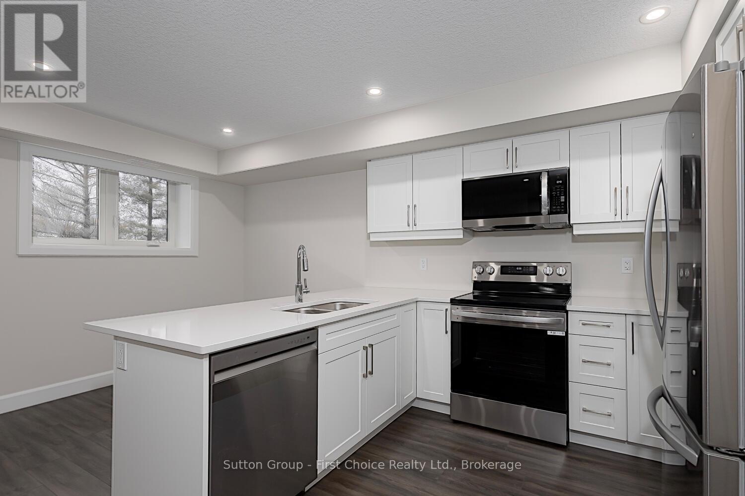 Unit 32 - 3202 Vivian Line, Stratford, Ontario  N5A 0K6 - Photo 7 - X12996040