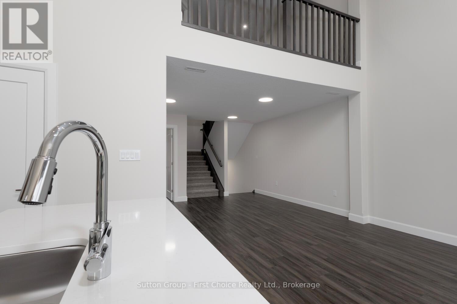 Unit 30 - 3202 Vivian Line, Stratford, Ontario  N5A 0K6 - Photo 11 - X12996046