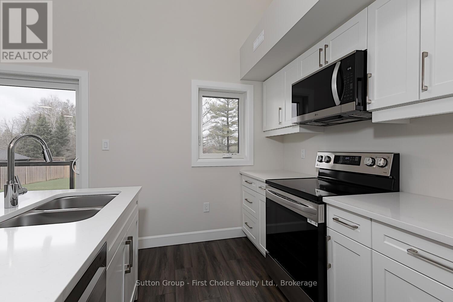 Unit 30 - 3202 Vivian Line, Stratford, Ontario  N5A 0K6 - Photo 9 - X12996046