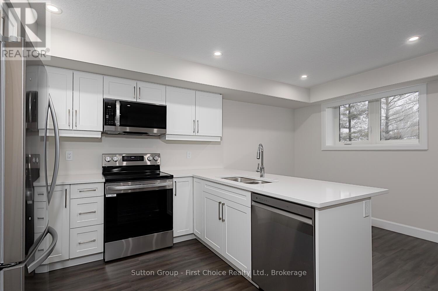 Unit 27 - 3202 Vivian Line, Stratford, Ontario  N5A 0K6 - Photo 8 - X12996056