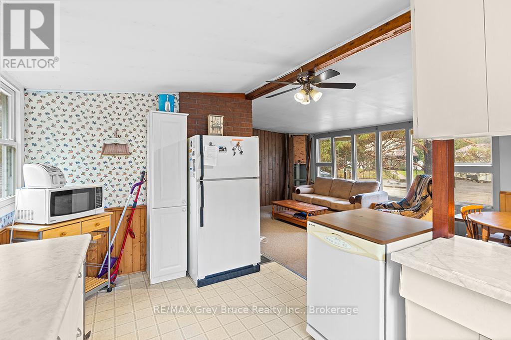 243 Mccullough Lake Drive, Chatsworth, Ontario  N0H 2V0 - Photo 16 - X12996258