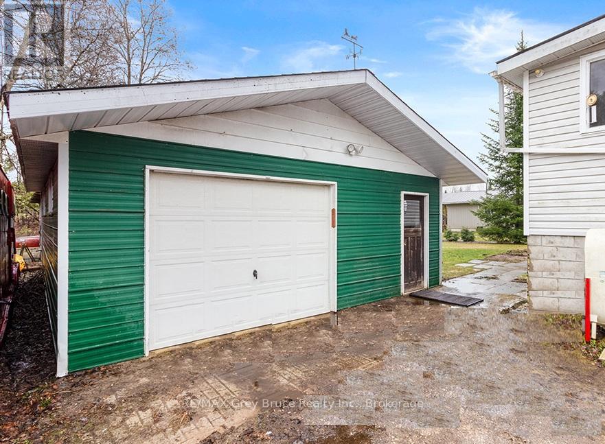 243 Mccullough Lake Drive, Chatsworth, Ontario  N0H 2V0 - Photo 35 - X12996258