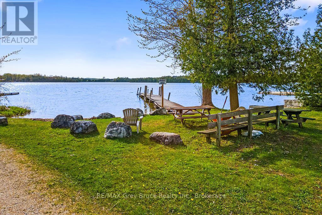 243 Mccullough Lake Drive, Chatsworth, Ontario  N0H 2V0 - Photo 5 - X12996258
