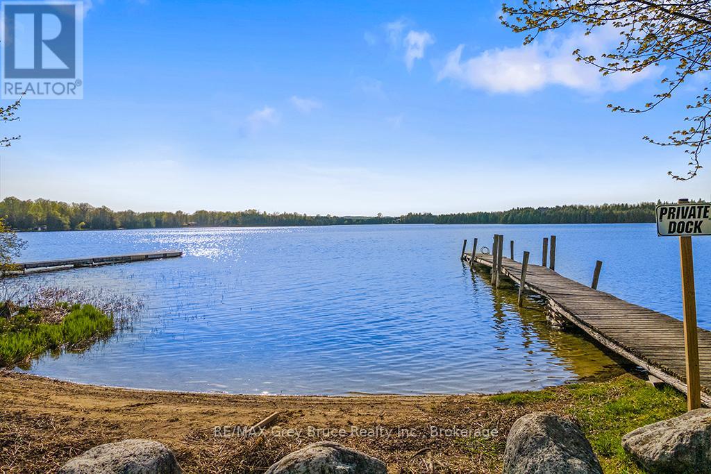 243 Mccullough Lake Drive, Chatsworth, Ontario  N0H 2V0 - Photo 6 - X12996258
