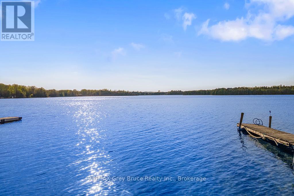 243 Mccullough Lake Drive, Chatsworth, Ontario  N0H 2V0 - Photo 8 - X12996258