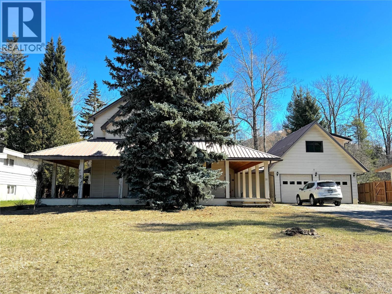 18 Park Avenue, Fernie, British Columbia  V0B 1M3 - Photo 1 - 10381281