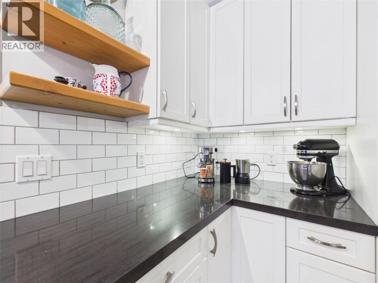 18 Park Avenue, Fernie, British Columbia  V0B 1M3 - Photo 6 - 10381281