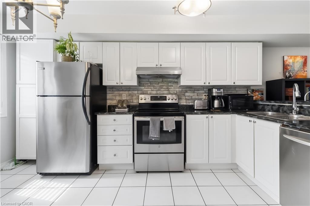 1751 Lampman Avenue Unit# 30, Burlington, Ontario  L7L 6W3 - Photo 5 - 40820515