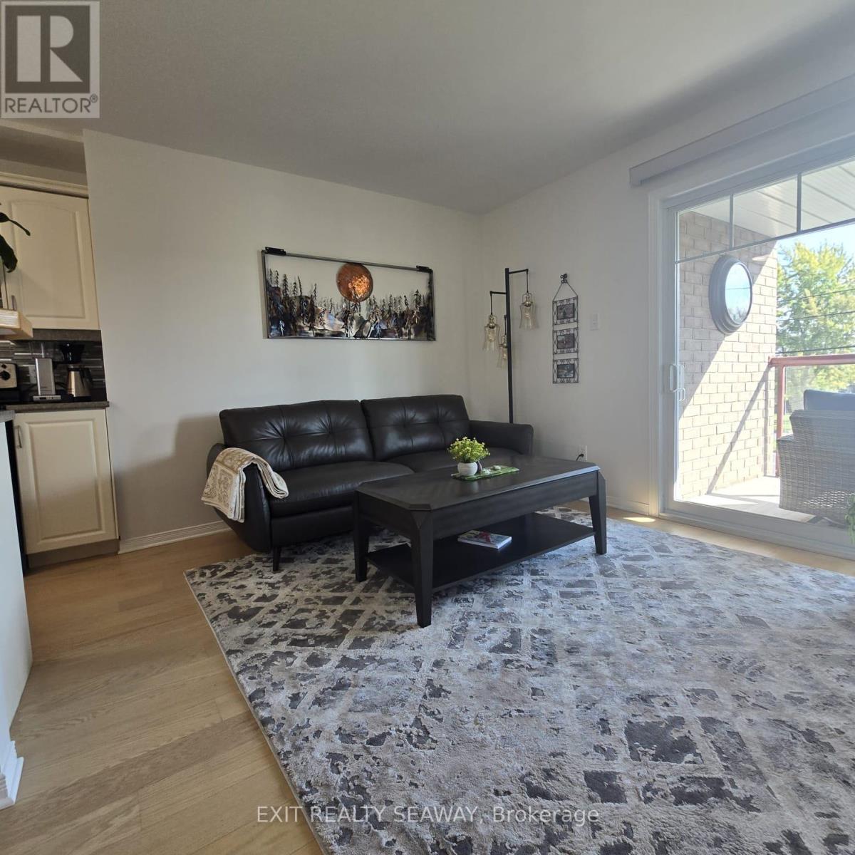 201 - 341 Water Street W, Cornwall, Ontario  K6J 1A5 - Photo 6 - X12462107