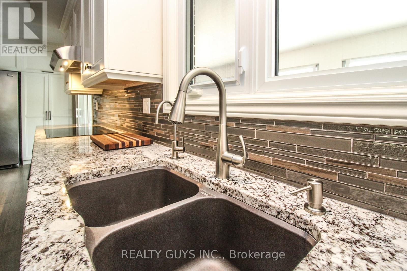 2515 Farmcrest Avenue, Peterborough, Ontario  K9L 1R8 - Photo 20 - X12996306