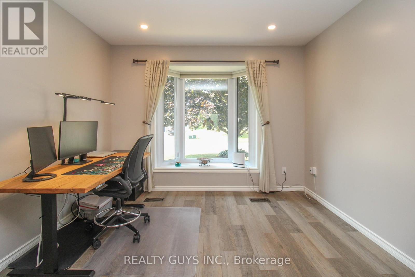 2515 Farmcrest Avenue, Peterborough, Ontario  K9L 1R8 - Photo 34 - X12996306