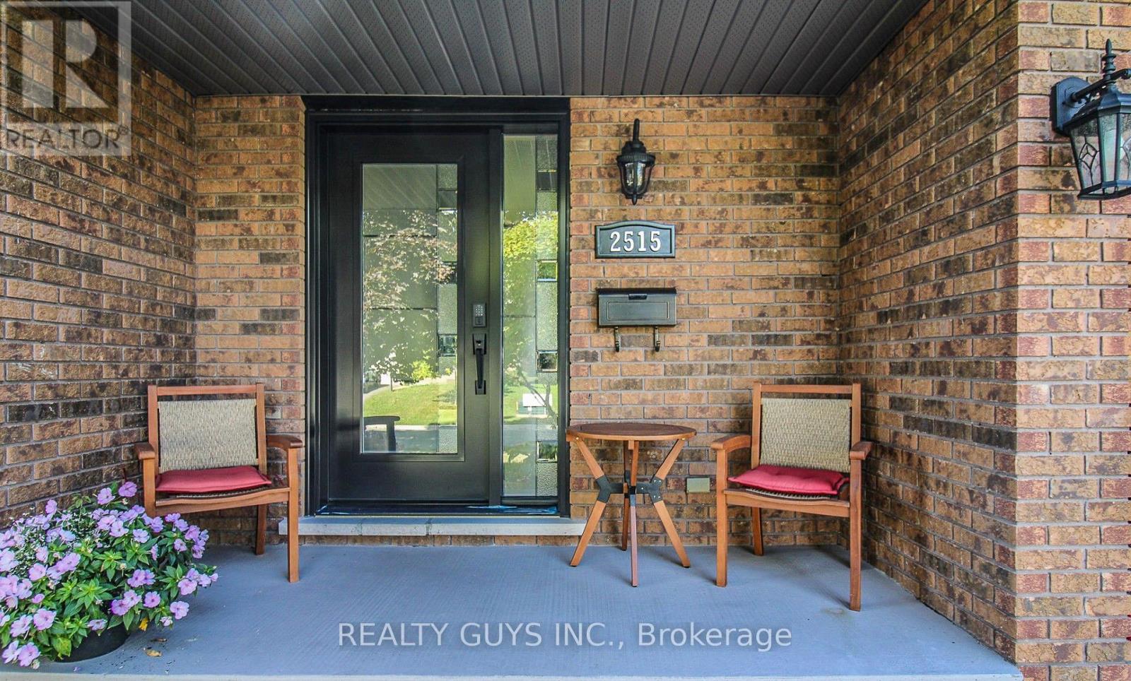 2515 Farmcrest Avenue, Peterborough, Ontario  K9L 1R8 - Photo 5 - X12996306