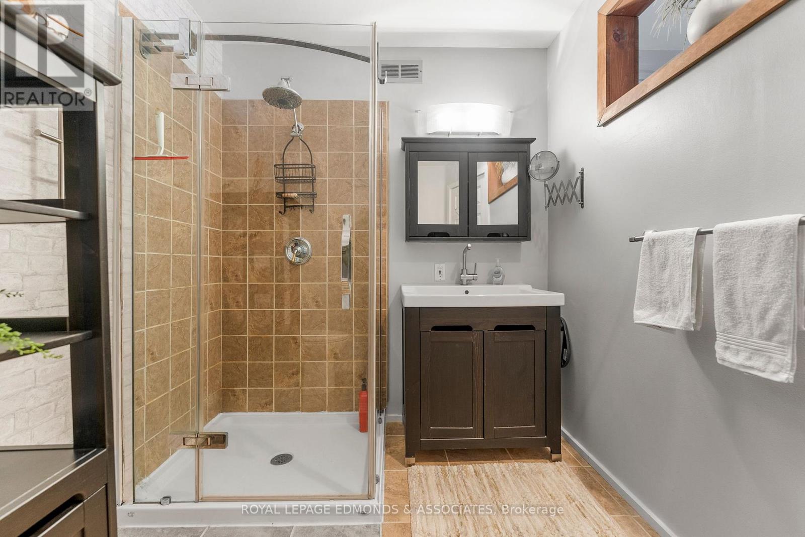 768 Airport Road, Petawawa, Ontario K8A 6W7 - Photo 19 - X12973286