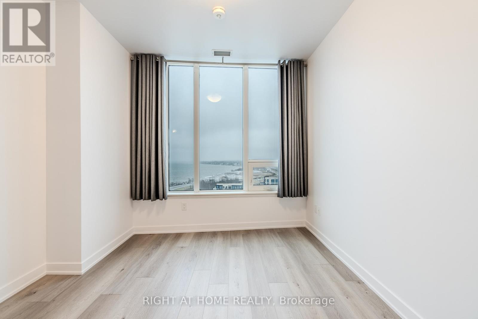 1709 - 385 Winston Road, Grimsby, Ontario  L3M 0J3 - Photo 10 - X12793914