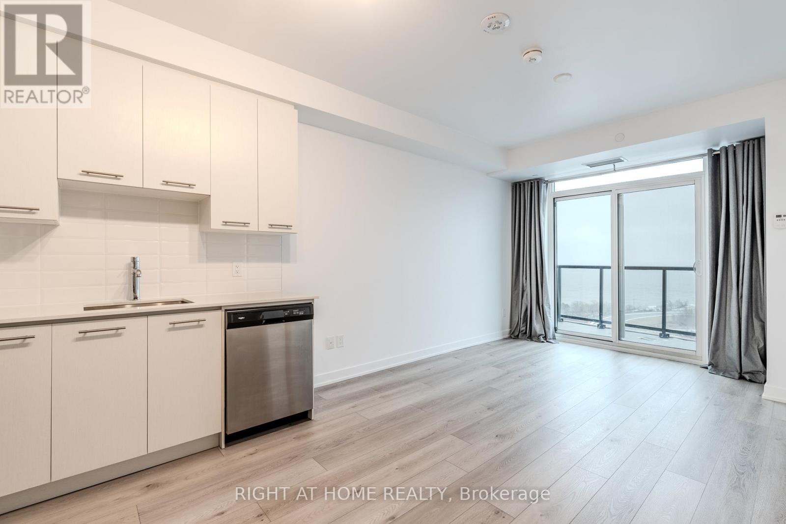 1709 - 385 Winston Road, Grimsby, Ontario  L3M 0J3 - Photo 9 - X12793914