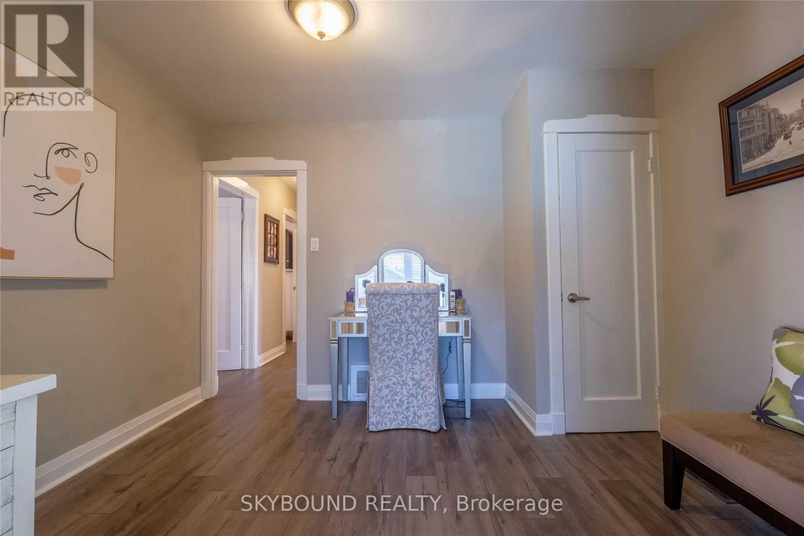 28 East 39th Street, Hamilton, Ontario  L8V 4H1 - Photo 11 - X12995182