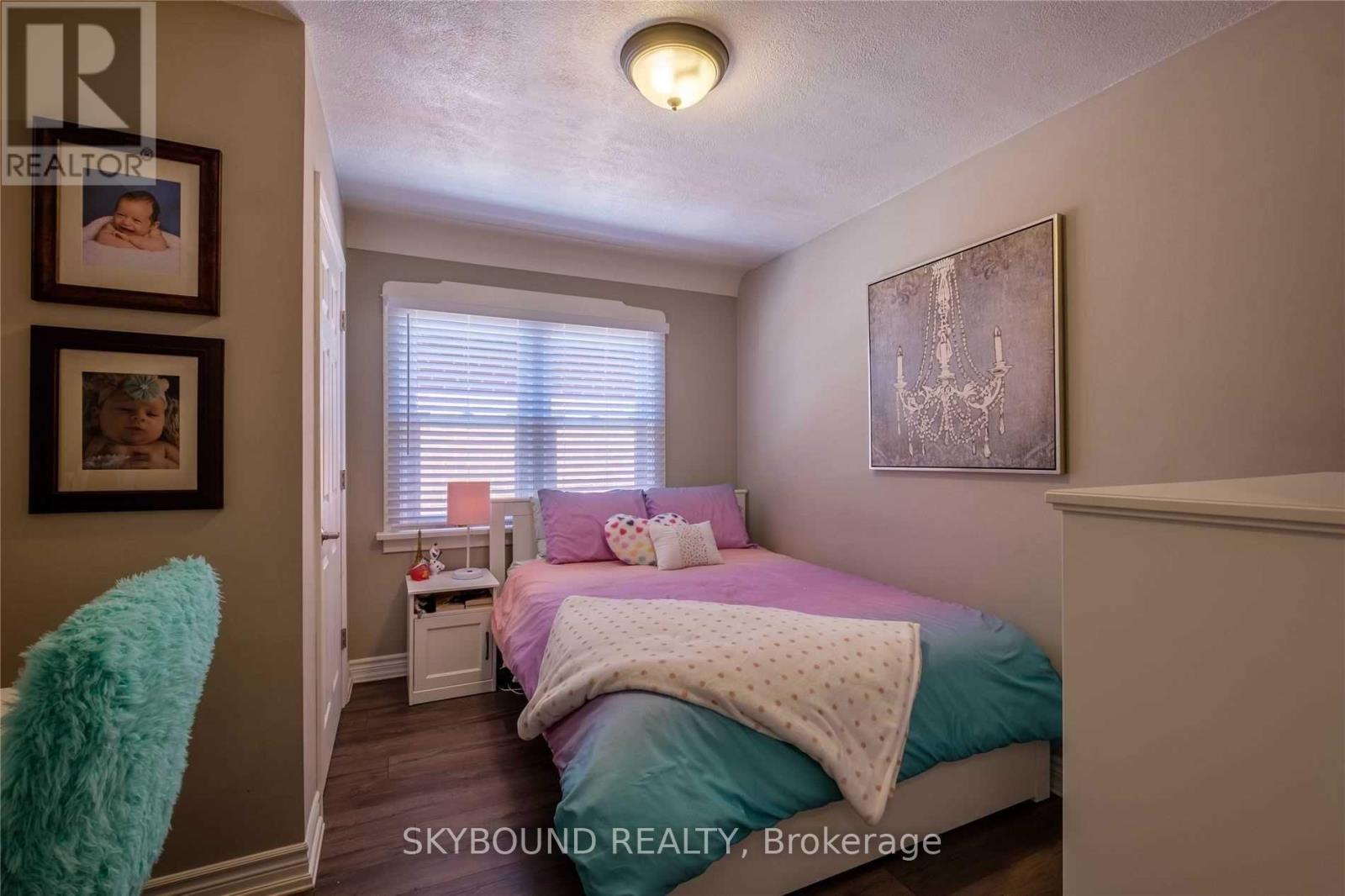 28 East 39th Street, Hamilton, Ontario  L8V 4H1 - Photo 9 - X12995182