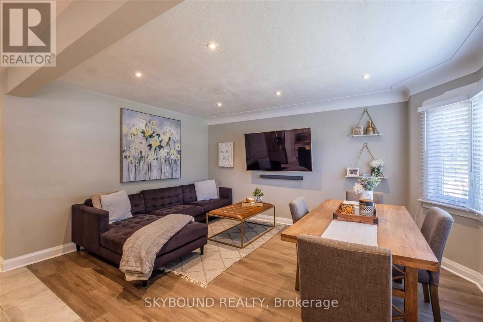 28 East 39th Street, Hamilton, Ontario  L8V 4H1 - Photo 6 - X12995182