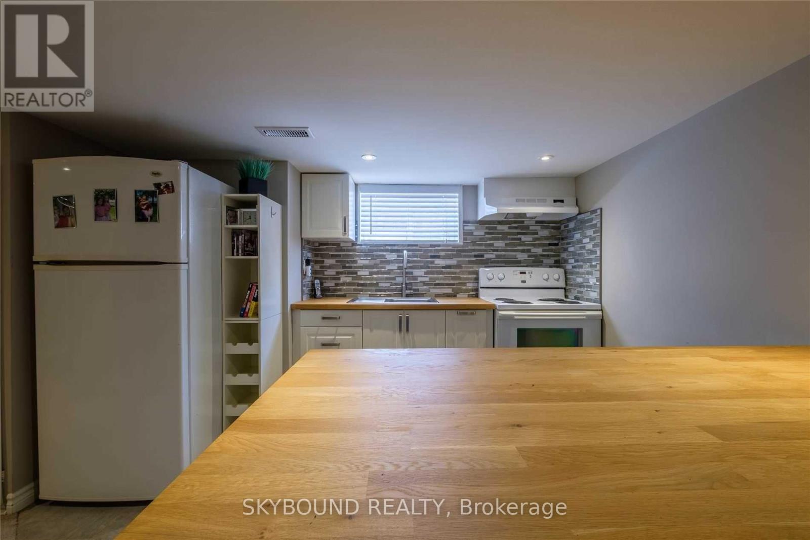 28 East 39th Street, Hamilton, Ontario  L8V 4H1 - Photo 20 - X12995182